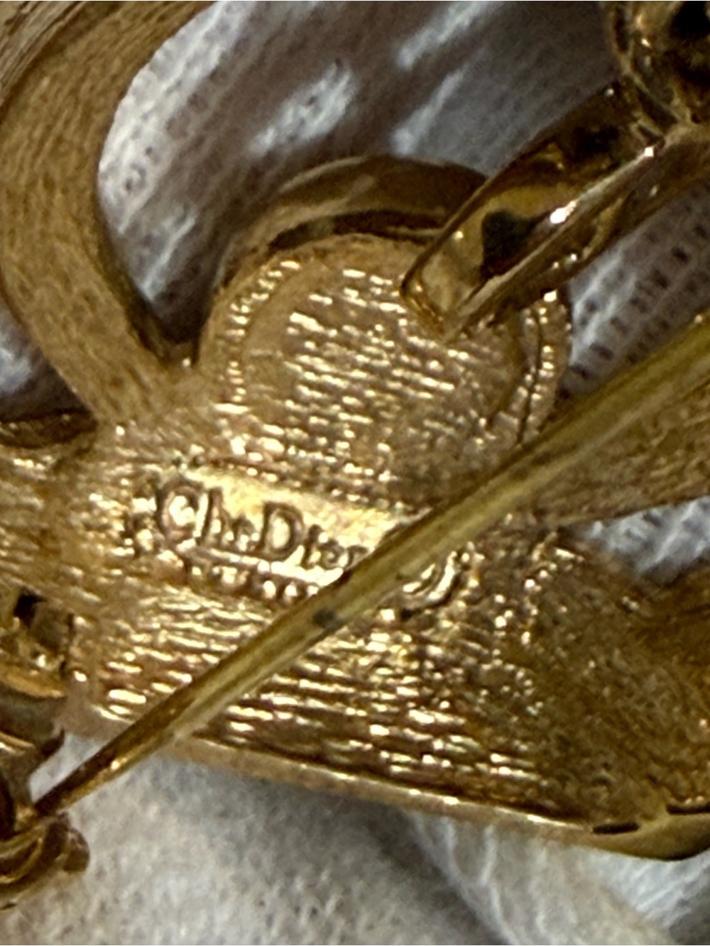 Authentic vintage Christian Dior Cage "Crown" brooch - Picture 10 of 14